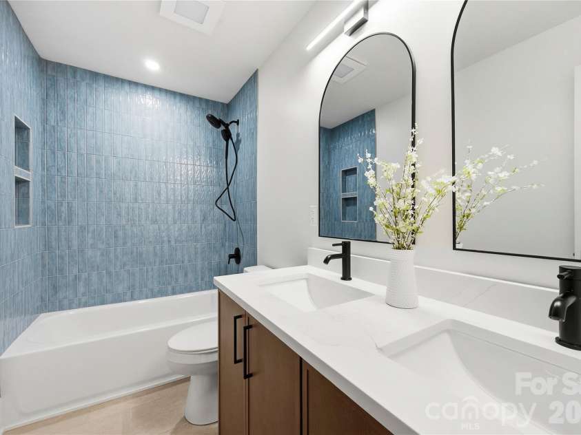 7126 Woodstream Drive, Charlotte, NC 28210.  MLS# CAR4424205, YatesRealty ID 51586. 
