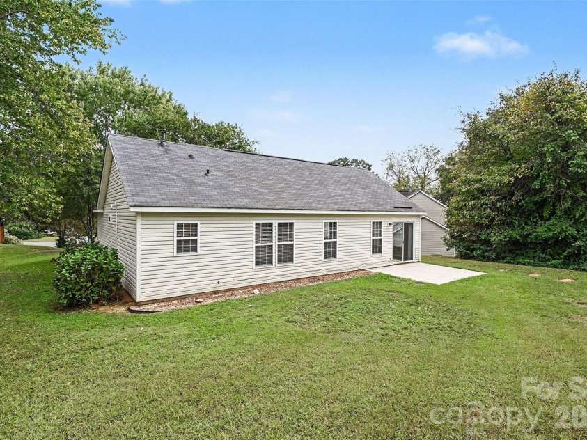 104 Willow Court, Mount Holly, NC 28120.  MLS# CAR4424587, YatesRealty ID 51587. 