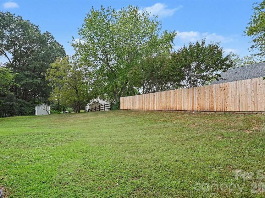 104 Willow Court, Mount Holly, NC 28120.  MLS# CAR4424587, YatesRealty ID 51587. 