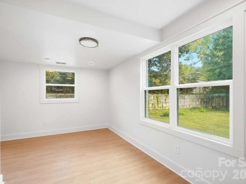 211 Spratt Street, Fort Mill, SC 29715.  MLS# CAR4424261, YatesRealty ID 51589. 