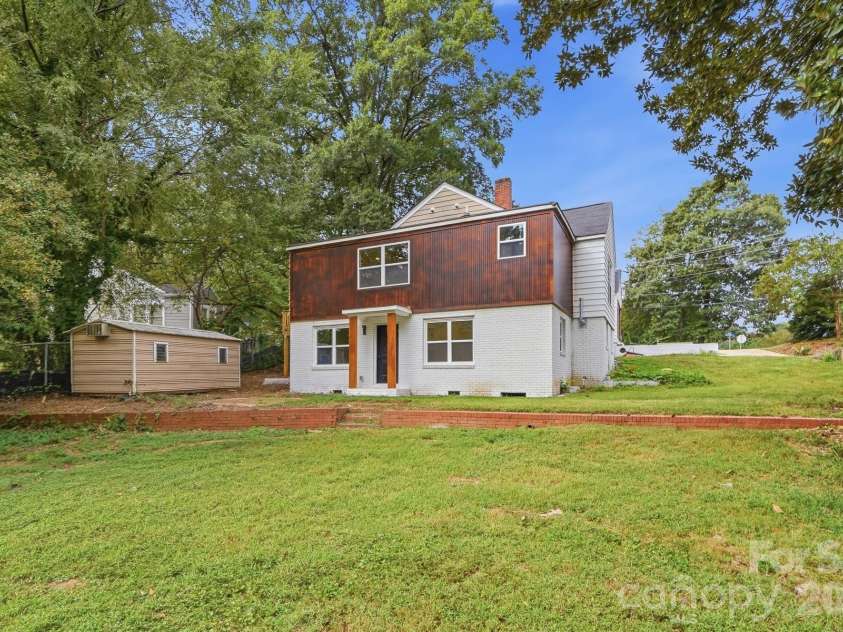 211 Spratt Street, Fort Mill, SC 29715.  MLS# CAR4424261, YatesRealty ID 51589. 