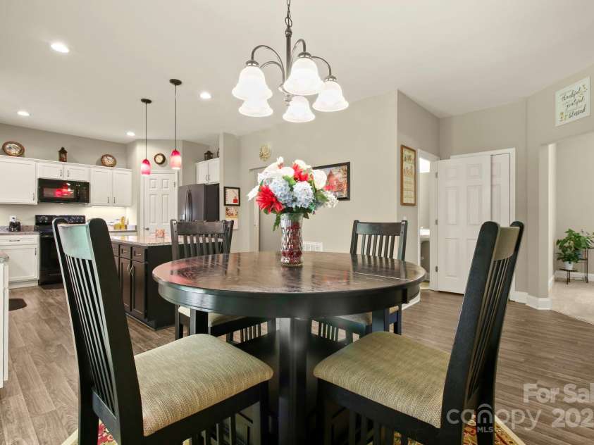 412 Greenview Drive, Jefferson, NC 28640.  MLS# CAR4216425, YatesRealty ID 5159. 