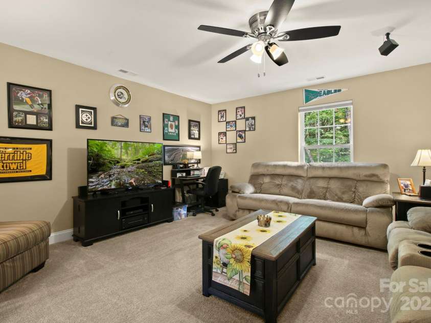 412 Greenview Drive, Jefferson, NC 28640.  MLS# CAR4216425, YatesRealty ID 5159. 