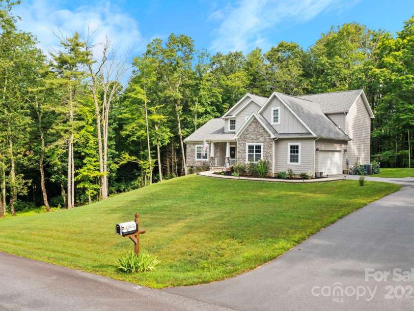 412 Greenview Drive, Jefferson, NC 28640.  MLS# CAR4216425, YatesRealty ID 5159. 