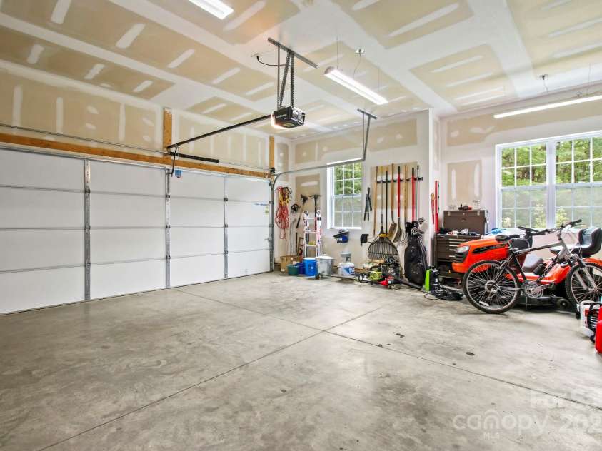 412 Greenview Drive, Jefferson, NC 28640.  MLS# CAR4216425, YatesRealty ID 5159. 