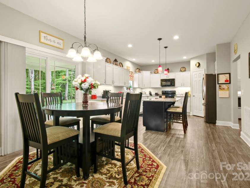 412 Greenview Drive, Jefferson, NC 28640.  MLS# CAR4216425, YatesRealty ID 5159. Breakfast Nook and Kitchen