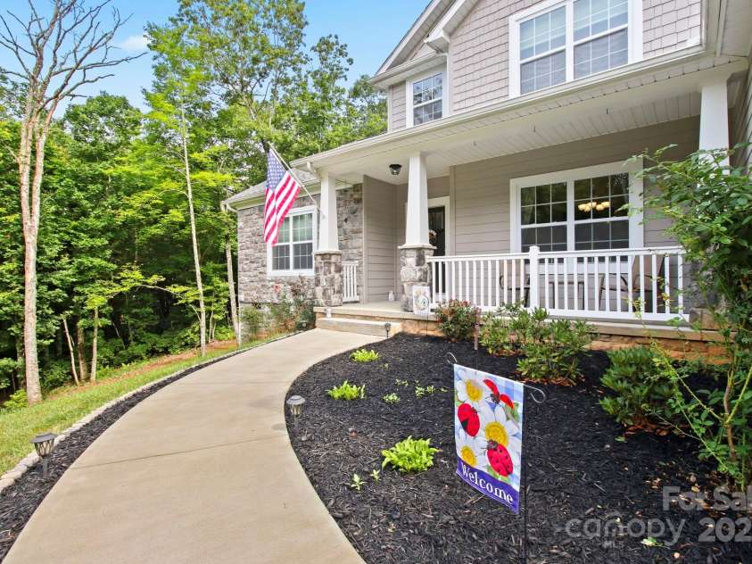 412 Greenview Drive, Jefferson, NC 28640.  MLS# CAR4216425, YatesRealty ID 5159. Front entrance