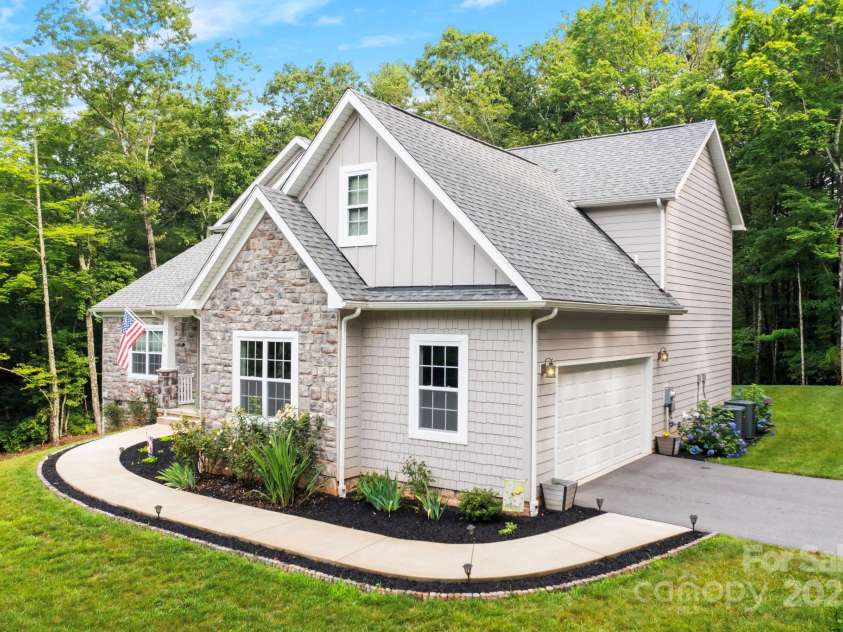 412 Greenview Drive, Jefferson, NC 28640.  MLS# CAR4216425, YatesRealty ID 5159. Home Sweet Home!