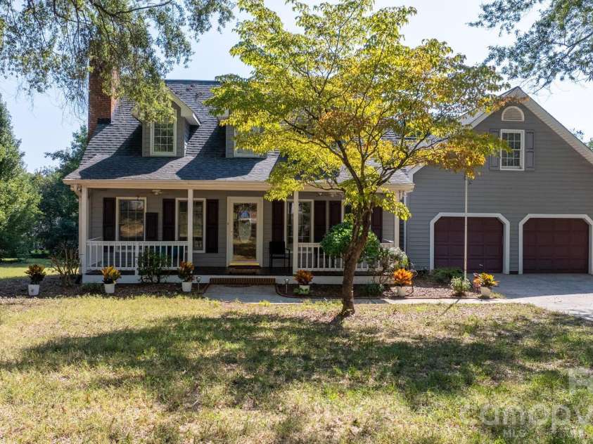 2036 Picnic Drive, Newton, NC 28658.  MLS# CAR4424566, YatesRealty ID 51590. 