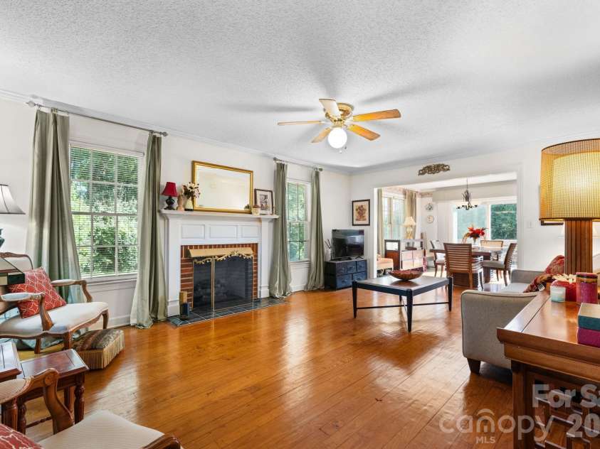 2036 Picnic Drive, Newton, NC 28658.  MLS# CAR4424566, YatesRealty ID 51590. 