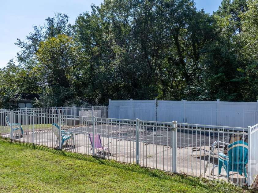 2036 Picnic Drive, Newton, NC 28658.  MLS# CAR4424566, YatesRealty ID 51590. 