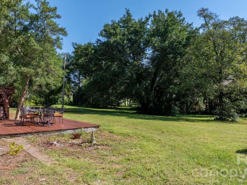 2036 Picnic Drive, Newton, NC 28658.  MLS# CAR4424566, YatesRealty ID 51590. 