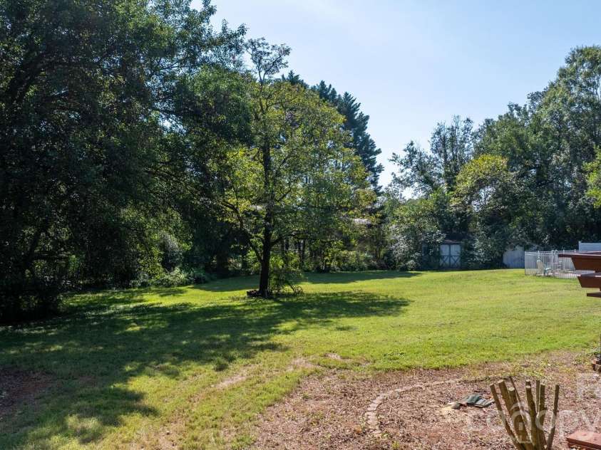 2036 Picnic Drive, Newton, NC 28658.  MLS# CAR4424566, YatesRealty ID 51590. 
