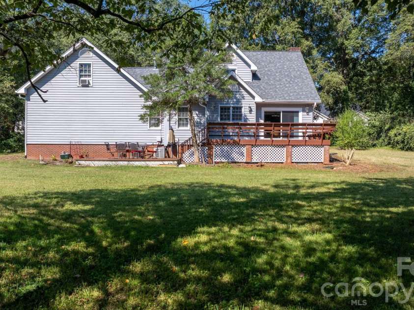 2036 Picnic Drive, Newton, NC 28658.  MLS# CAR4424566, YatesRealty ID 51590. 