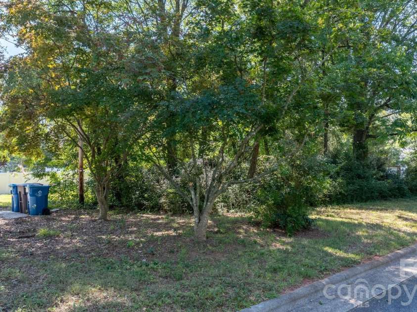 2036 Picnic Drive, Newton, NC 28658.  MLS# CAR4424566, YatesRealty ID 51590. 