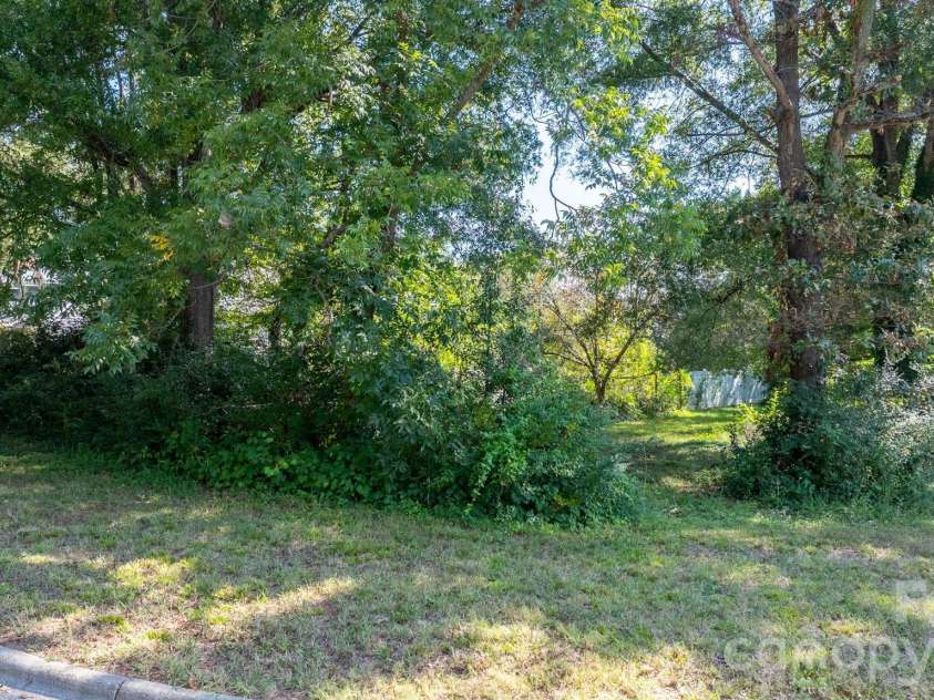 2036 Picnic Drive, Newton, NC 28658.  MLS# CAR4424566, YatesRealty ID 51590. 