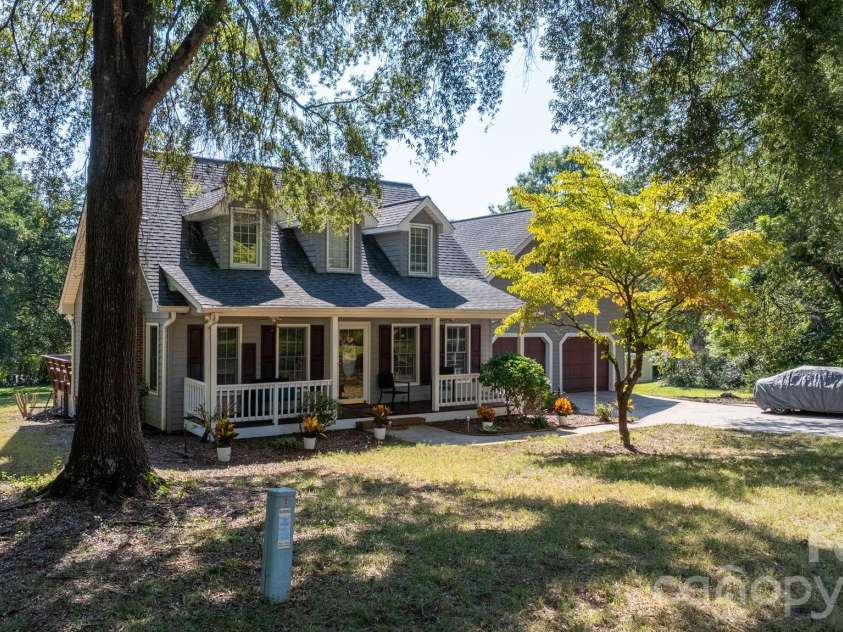 2036 Picnic Drive, Newton, NC 28658.  MLS# CAR4424566, YatesRealty ID 51590. 