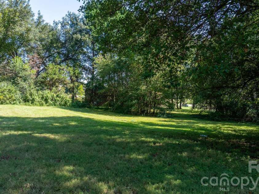 2036 Picnic Drive, Newton, NC 28658.  MLS# CAR4424566, YatesRealty ID 51590. 