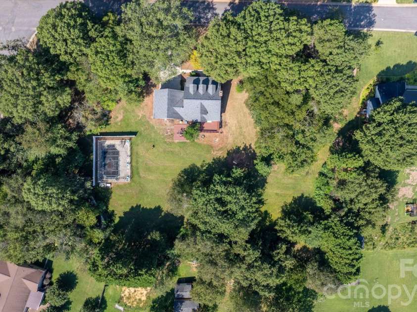 2036 Picnic Drive, Newton, NC 28658.  MLS# CAR4424566, YatesRealty ID 51590. 
