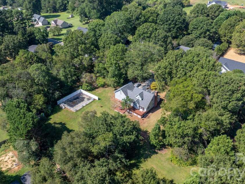 2036 Picnic Drive, Newton, NC 28658.  MLS# CAR4424566, YatesRealty ID 51590. 
