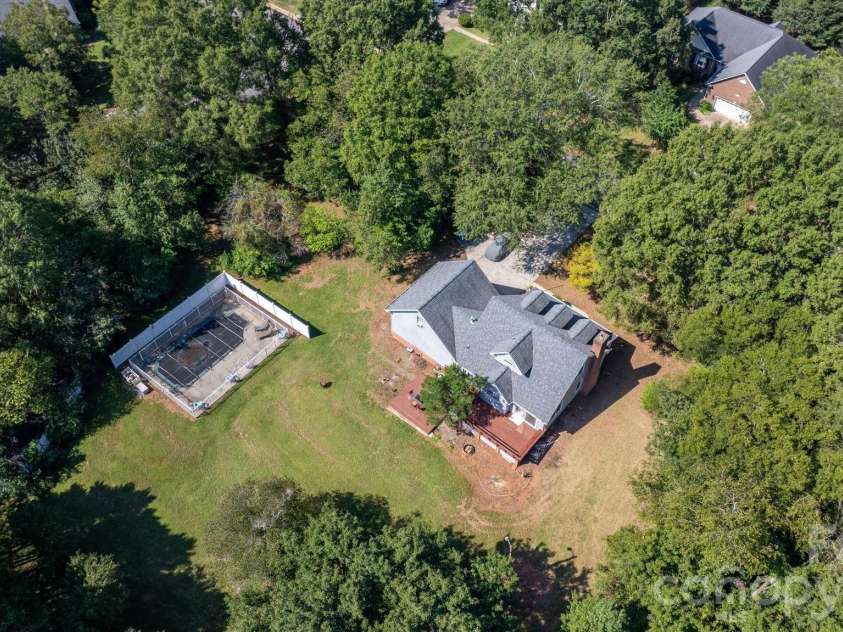 2036 Picnic Drive, Newton, NC 28658.  MLS# CAR4424566, YatesRealty ID 51590. 