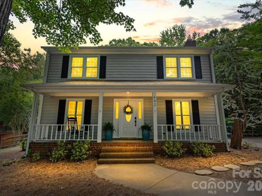 642 Furrow Drive, Charlotte, NC 28270.  MLS# CAR4424607, YatesRealty ID 51591. Welcome Home!