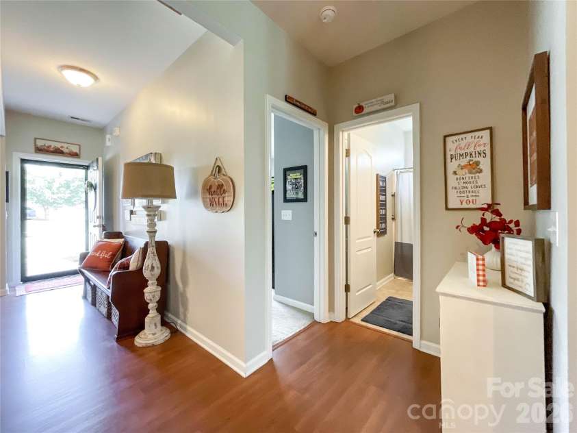 1401 Yellow Daisy Drive, Matthews, NC 28104.  MLS# CAR4424626, YatesRealty ID 51594. 