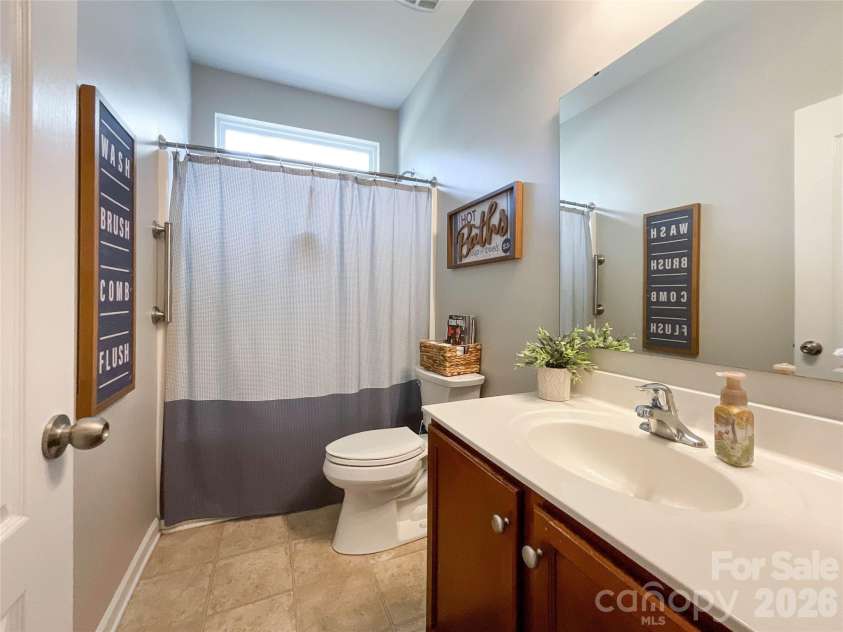 1401 Yellow Daisy Drive, Matthews, NC 28104.  MLS# CAR4424626, YatesRealty ID 51594. 