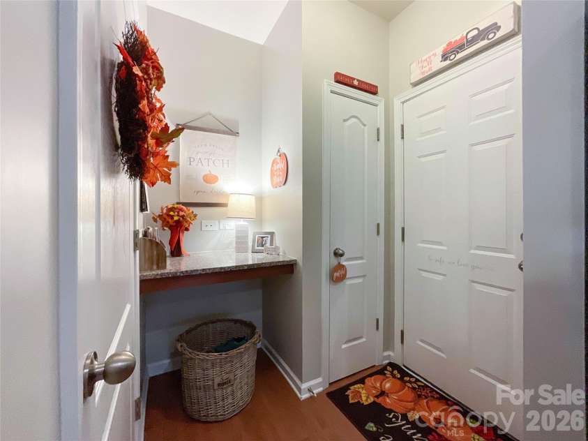 1401 Yellow Daisy Drive, Matthews, NC 28104.  MLS# CAR4424626, YatesRealty ID 51594. 