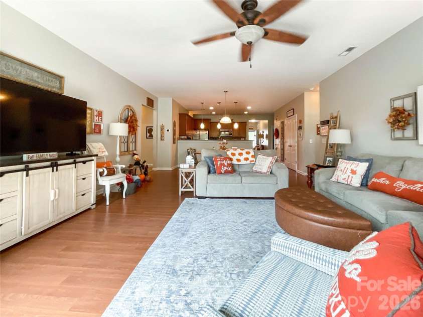 1401 Yellow Daisy Drive, Matthews, NC 28104.  MLS# CAR4424626, YatesRealty ID 51594. 