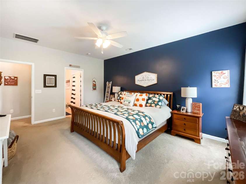 1401 Yellow Daisy Drive, Matthews, NC 28104.  MLS# CAR4424626, YatesRealty ID 51594. 