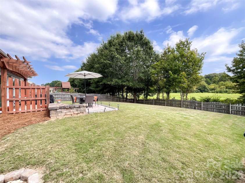 1401 Yellow Daisy Drive, Matthews, NC 28104.  MLS# CAR4424626, YatesRealty ID 51594. 