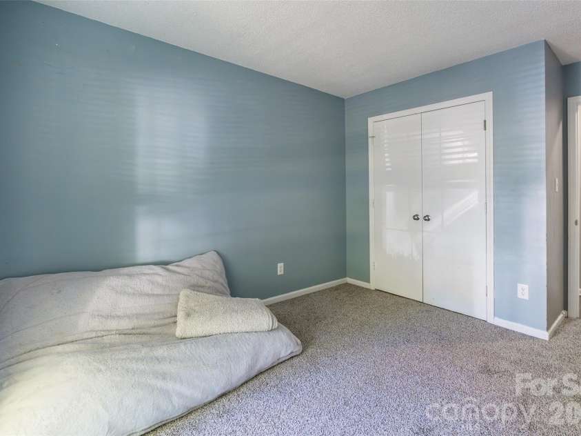 8514 Lockerbie Lane, Charlotte, NC 28215.  MLS# CAR4423537, YatesRealty ID 51595. 