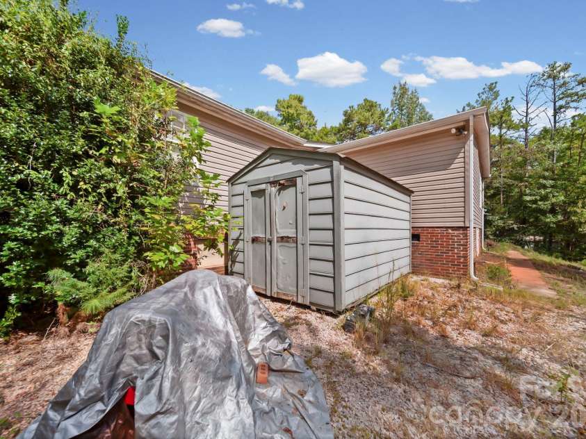 8027 Hillanby Court, Waxhaw, NC 28173.  MLS# CAR4423672, YatesRealty ID 51596. 