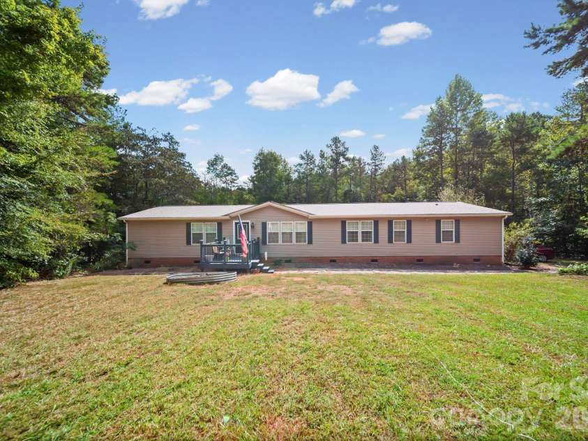 8027 Hillanby Court, Waxhaw, NC 28173.  MLS# CAR4423672, YatesRealty ID 51596. 