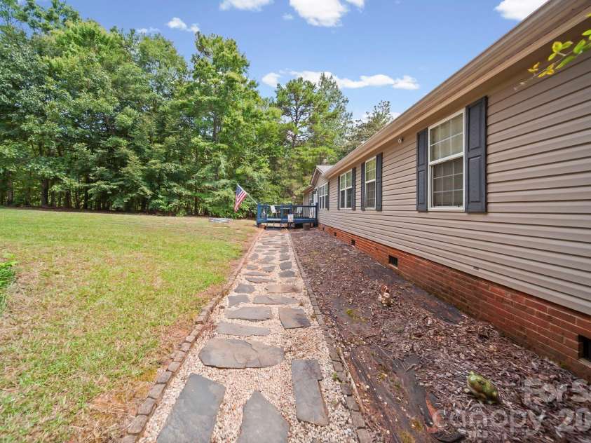 8027 Hillanby Court, Waxhaw, NC 28173.  MLS# CAR4423672, YatesRealty ID 51596. 
