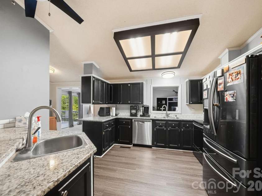 8027 Hillanby Court, Waxhaw, NC 28173.  MLS# CAR4423672, YatesRealty ID 51596. 