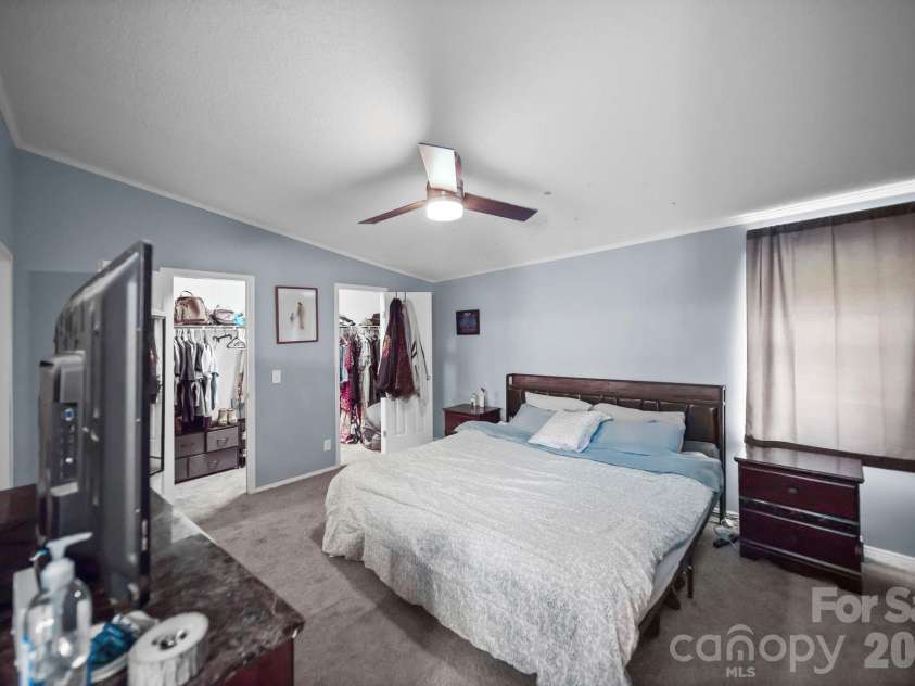 8027 Hillanby Court, Waxhaw, NC 28173.  MLS# CAR4423672, YatesRealty ID 51596. 