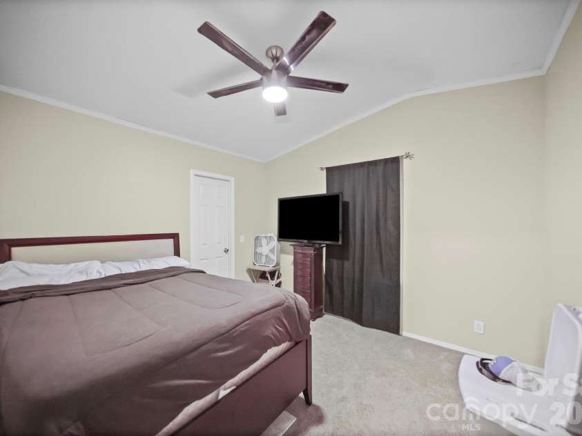 8027 Hillanby Court, Waxhaw, NC 28173.  MLS# CAR4423672, YatesRealty ID 51596. 