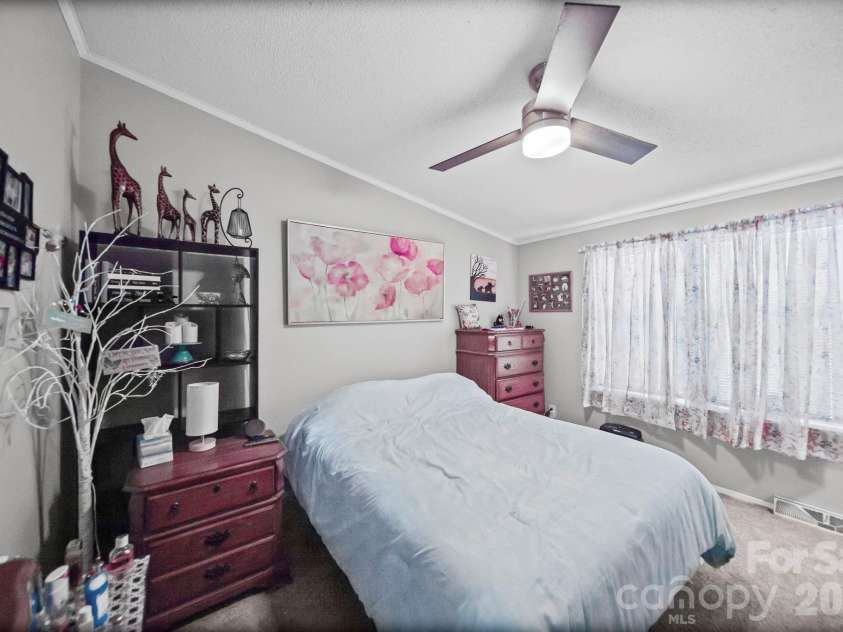 8027 Hillanby Court, Waxhaw, NC 28173.  MLS# CAR4423672, YatesRealty ID 51596. 
