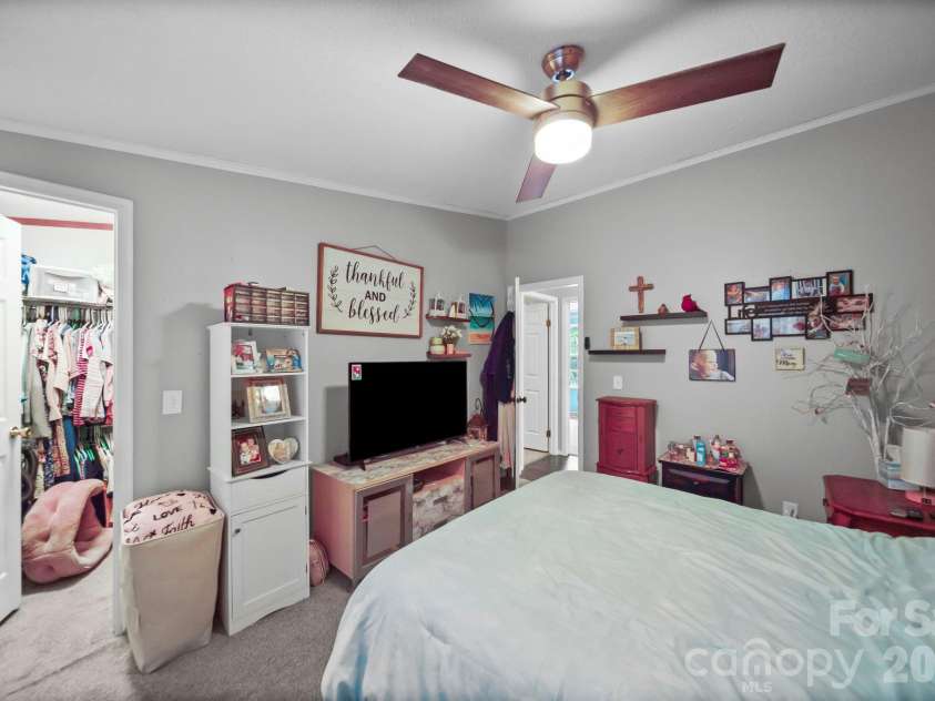 8027 Hillanby Court, Waxhaw, NC 28173.  MLS# CAR4423672, YatesRealty ID 51596. 