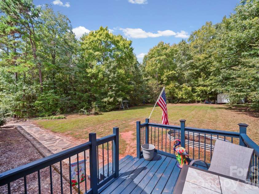 8027 Hillanby Court, Waxhaw, NC 28173.  MLS# CAR4423672, YatesRealty ID 51596. 