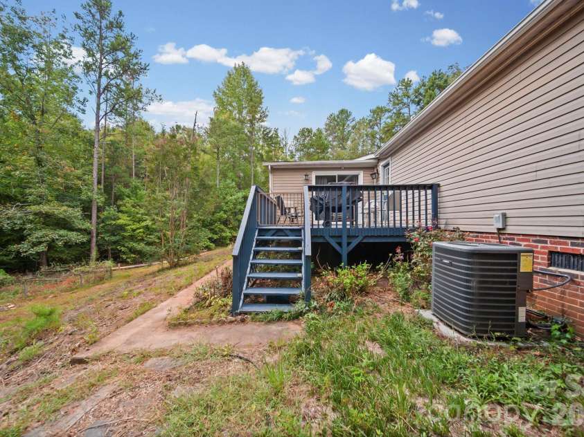 8027 Hillanby Court, Waxhaw, NC 28173.  MLS# CAR4423672, YatesRealty ID 51596. 