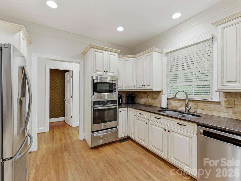 10835 Alexander Mill Drive, Charlotte, NC 28277.  MLS# CAR4423424, YatesRealty ID 51597. 