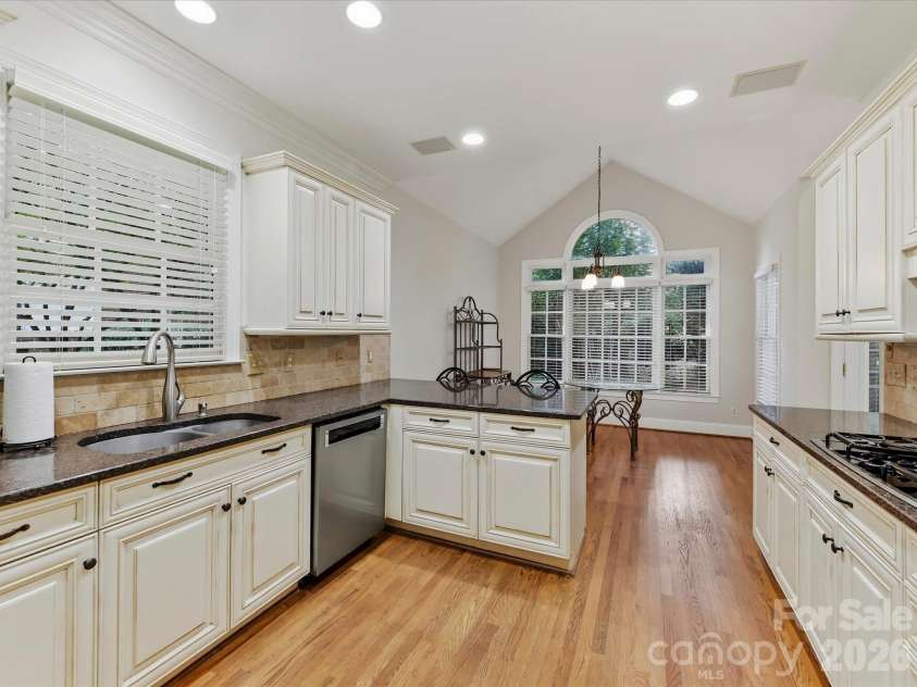 10835 Alexander Mill Drive, Charlotte, NC 28277.  MLS# CAR4423424, YatesRealty ID 51597. 