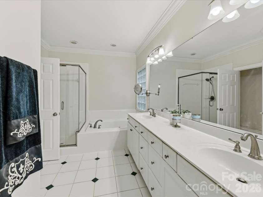 10835 Alexander Mill Drive, Charlotte, NC 28277.  MLS# CAR4423424, YatesRealty ID 51597. 