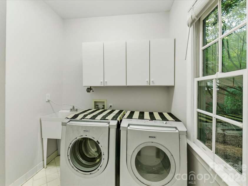 10835 Alexander Mill Drive, Charlotte, NC 28277.  MLS# CAR4423424, YatesRealty ID 51597. 
