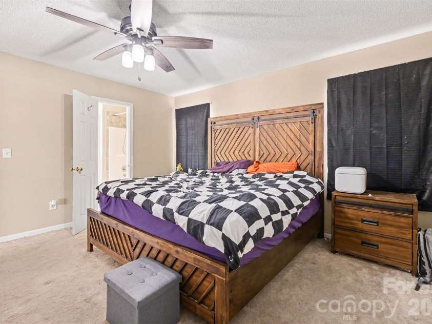 983 Farmington Court, Concord, NC 28025.  MLS# CAR4423644, YatesRealty ID 51599. 