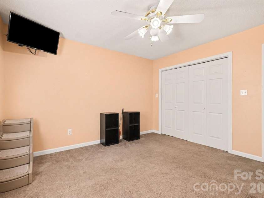 983 Farmington Court, Concord, NC 28025.  MLS# CAR4423644, YatesRealty ID 51599. Bedroom