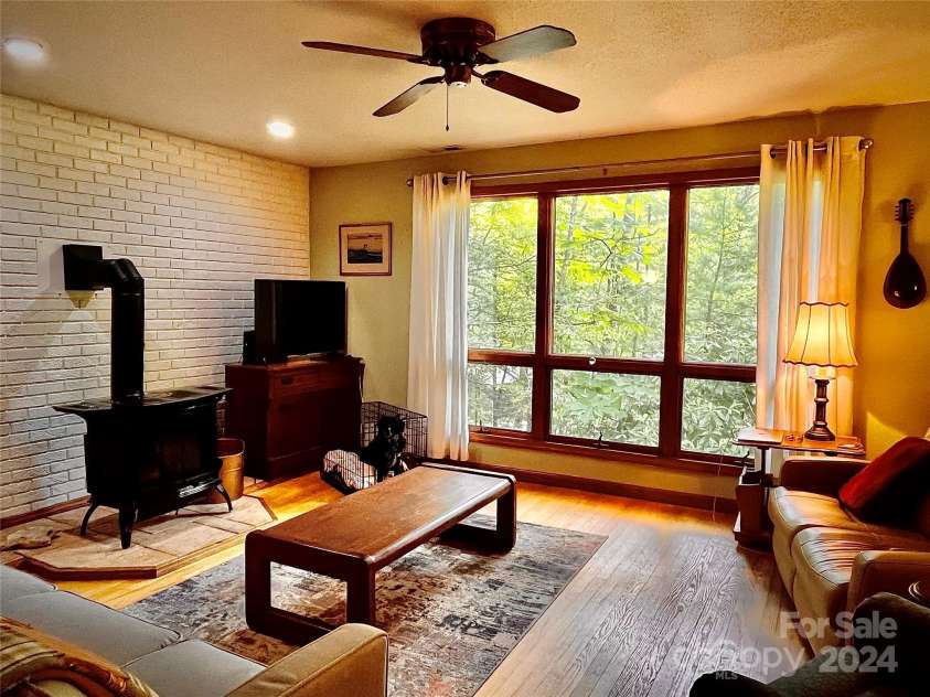 585 Nottingham Road, Brevard, NC 28712.  MLS# CAR4207707, YatesRealty ID 516. Living room